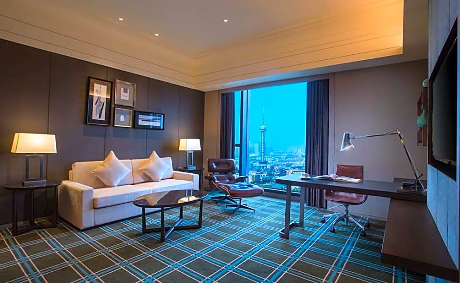 Люкс c 1 комнатой Hilton Changzhou