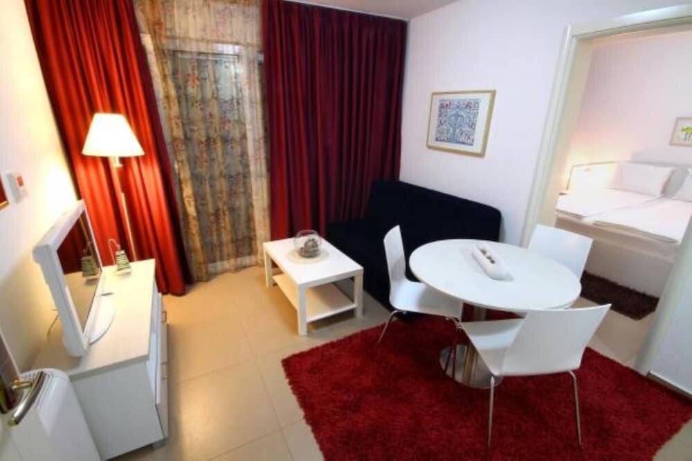 Двухместные апартаменты Comfort с балконом Hotel Aruba