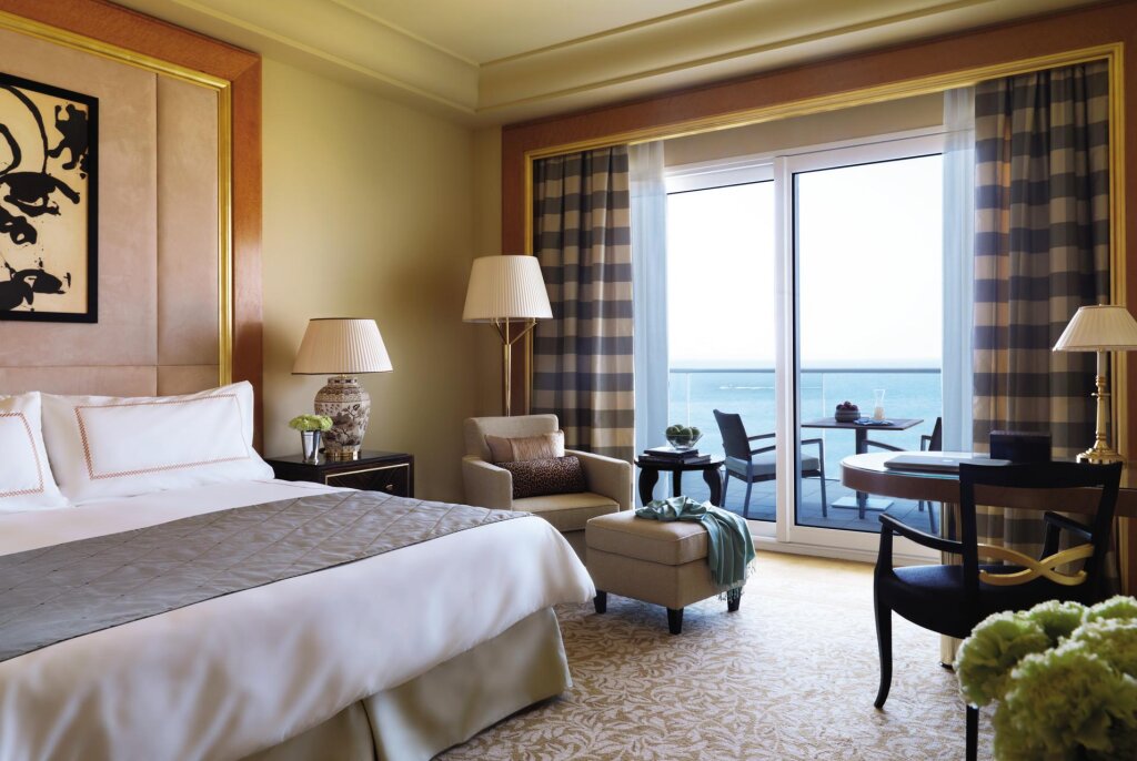 Двухместный номер Premium Four Seasons Hotel Beirut
