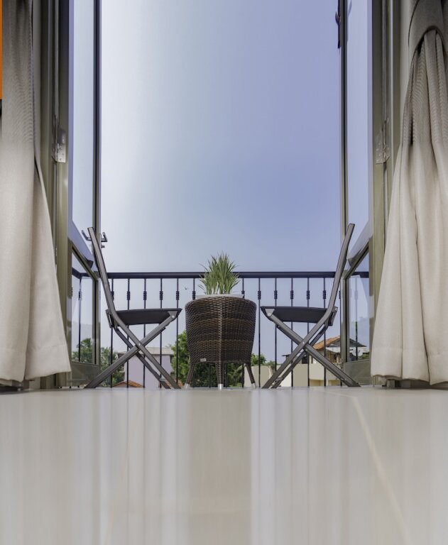 Номер Deluxe с балконом и с видом на канал Hive 68 - Hotel and Resorts