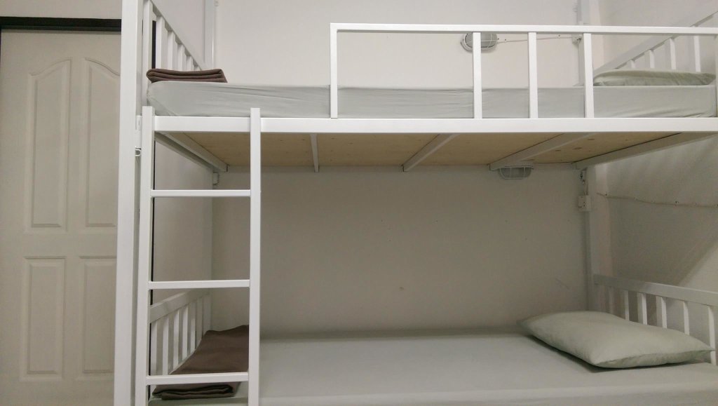 Кровать в общем номере (женский номер) Mint Hostel