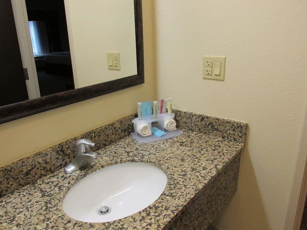 Vierer Suite Holiday Inn Express and Suites Wheeling, an IHG Hotel