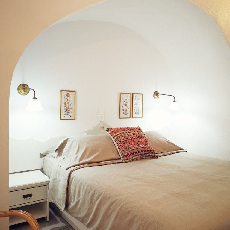 2 Bedrooms Suite with balcony Spitia Tzitzi