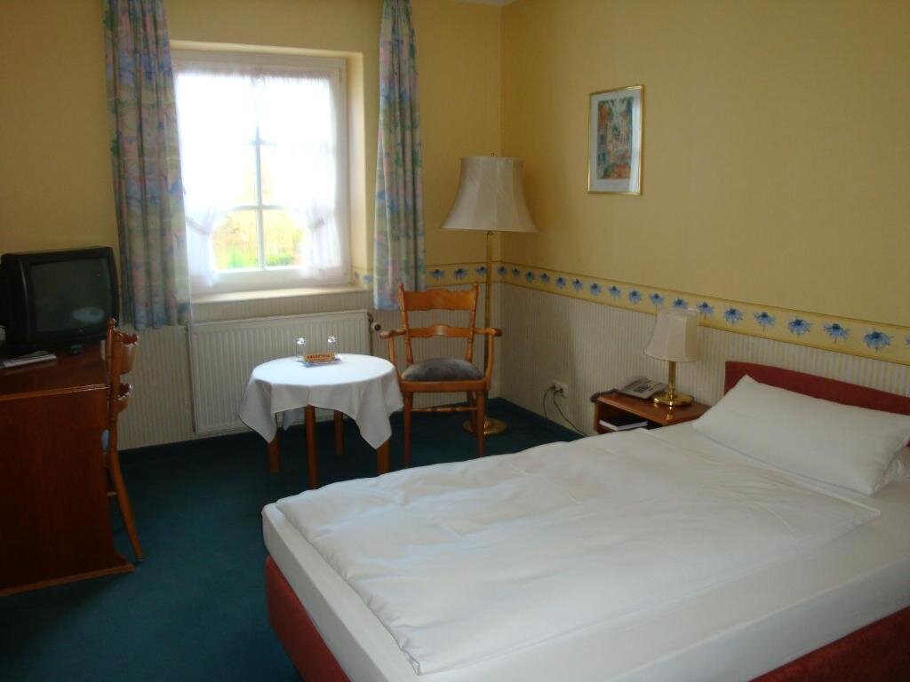 Standard Zimmer Hotel Burg-Mühle