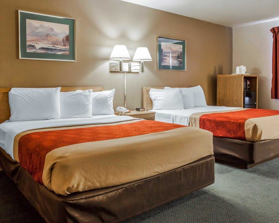 Standard Double room Quality Inn near Suncadia Resort