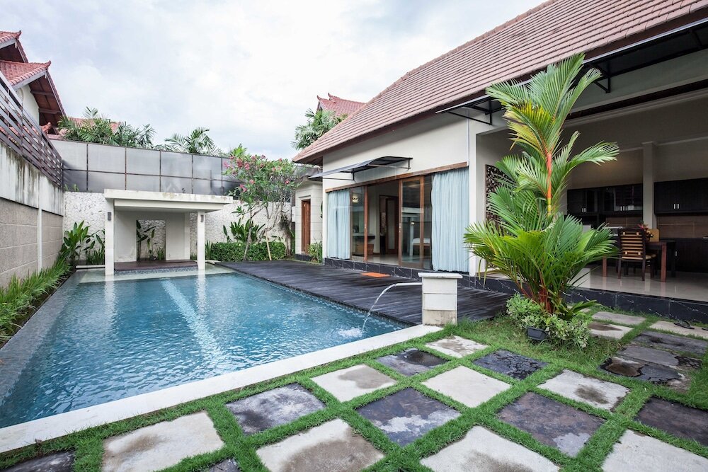Двухместная вилла Deluxe с балконом Putri Bali Villa