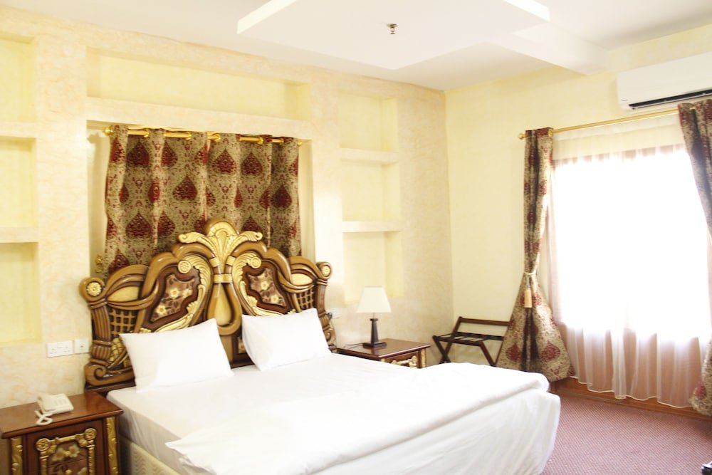 Двухместный номер Classic с балконом Riyam Hotel