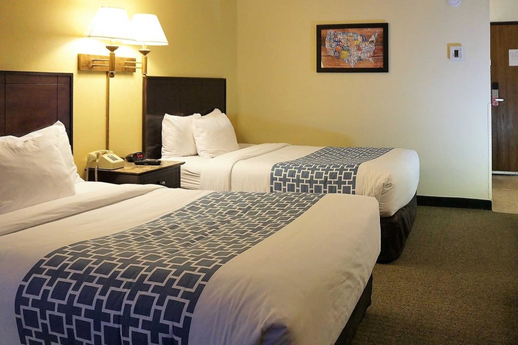 Standard Vierer Zimmer Econo Lodge Mayo Clinic Area