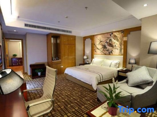 Deluxe Suite Kunming Berman Hotel