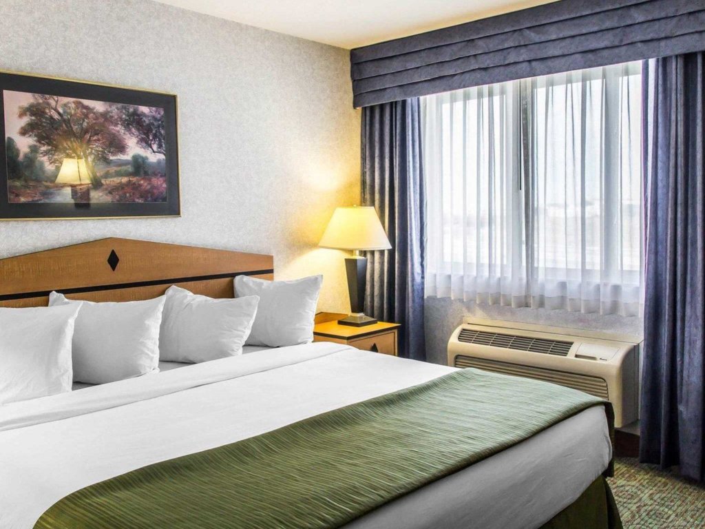 Standard room Quality Inn and Suites Denver Airport - Gateway Park
