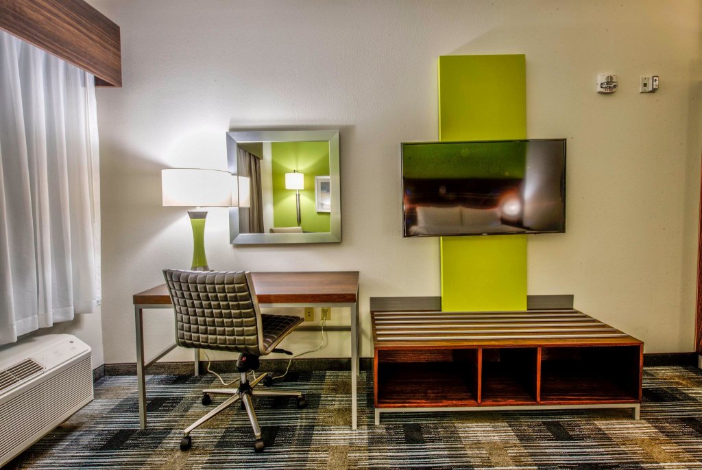 Номер Standard Holiday Inn Express & Suites Dallas NW - Farmers Branch, an IHG Hotel