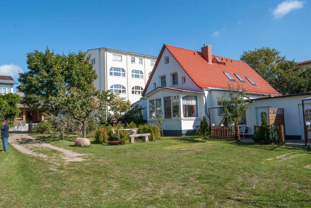 Appartamento Alte-Strandvogtei-Sellin-Garten-Bungalow-1-direkt-im-Herzen-vom-Ostseebad-Sellin