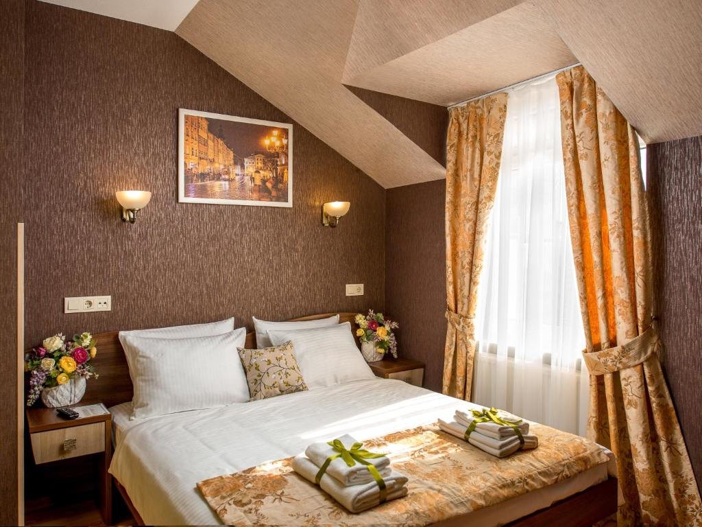 Suite junior avec balcon Hotel&SPA Pysanka, Готель Писанка, 3 сауни та джакузі - індивідуальний відпочинок у СПА