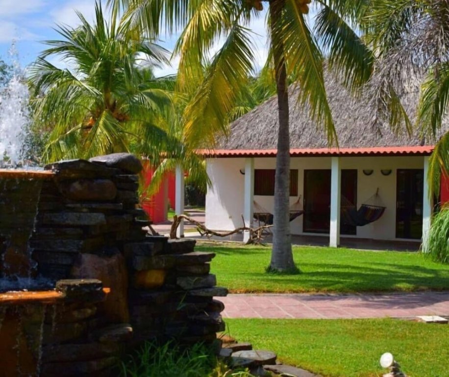 Бунгало Hotel Las Hojas Resort & Beach Club