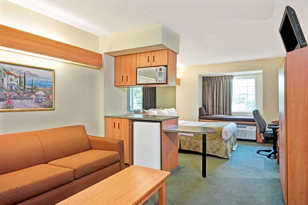 Double Suite Microtel Inn & Suites by Wyndham Cordova/Memphis/By Wolfchas