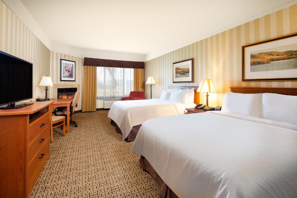 Двухместный номер Standard Holiday Inn Express Hotel & Suites Astoria, an IHG Hotel