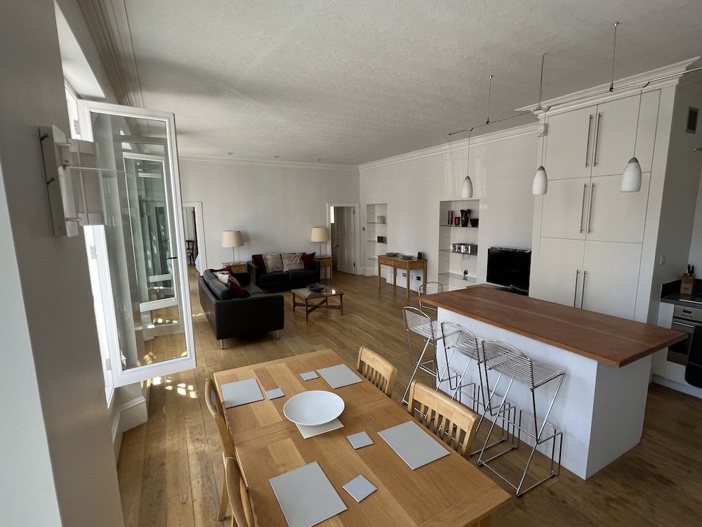 Double Apartment Centrally Located 1-bed Apartment in Inverness