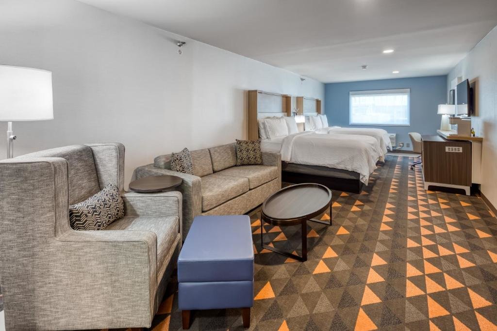 Номер Premium Comfort Inn & Suites Kansas City Downtown