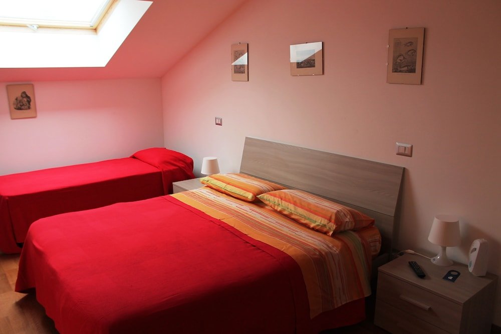 Четырёхместный семейный номер Standard c 1 комнатой с балконом Rhospitality - B&B Villa Milano