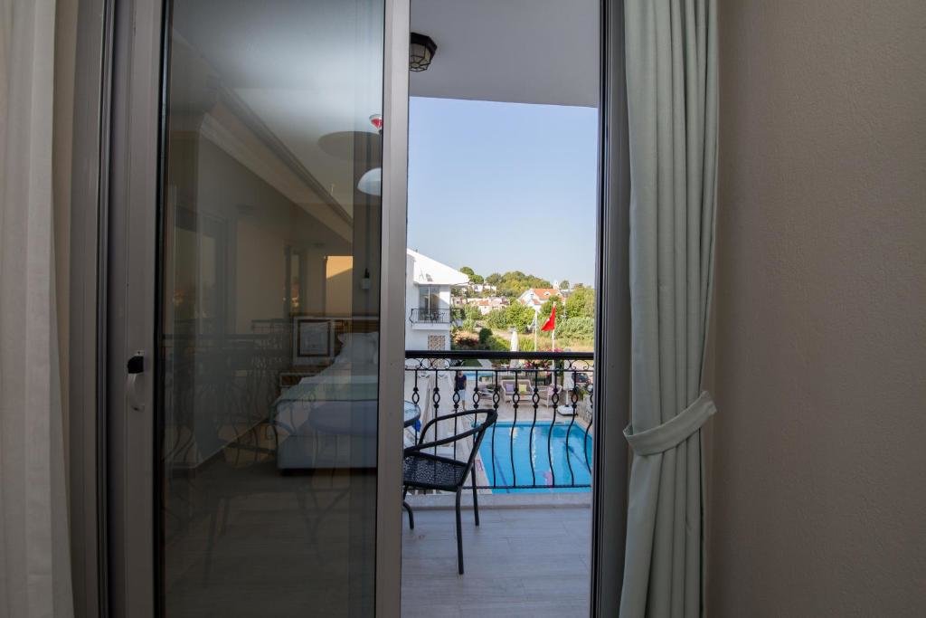 Habitación doble Estándar con vista a la piscina Datca Beyaz Ev Hotel