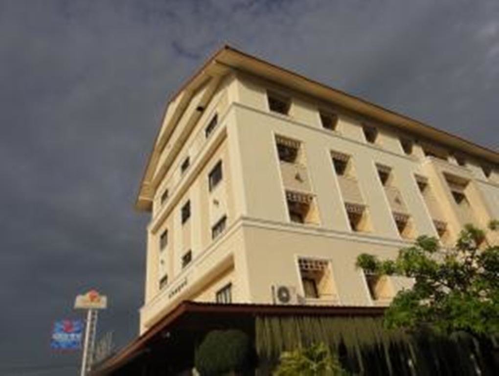 Двухместный номер Standard с балконом и с видом на город Chonlapruk Lakeside Hotel
