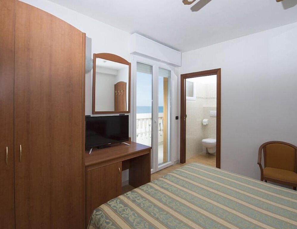 Komfort Dreier Zimmer mit Balkon Hotel Villa Linda