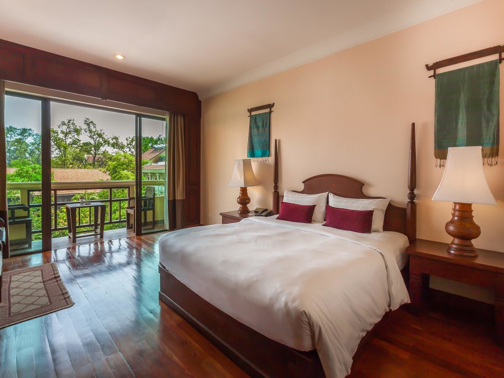 Двухместный номер Deluxe с балконом Prince Angkor Hotel & Spa