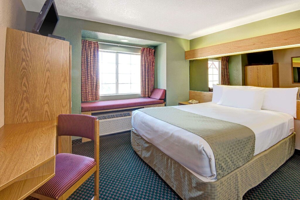 Double room Microtel Inn & Suites by Wyndham Albuquerque West
