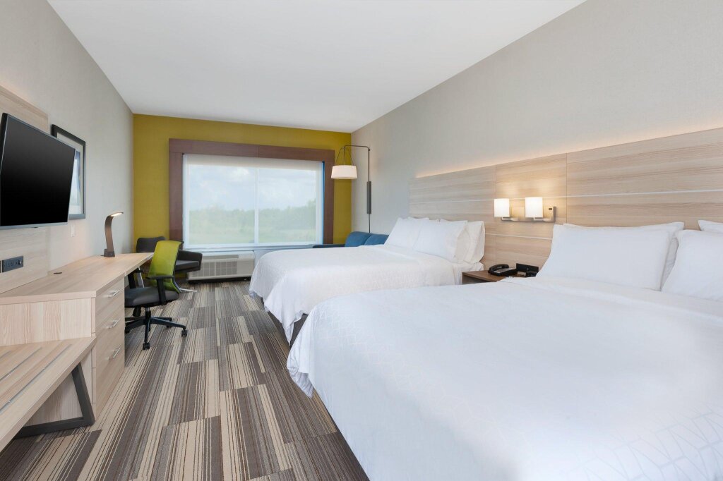 Quadruple Suite Holiday Inn Express & Suites - Grand Rapids Airport - South, an IHG Hotel