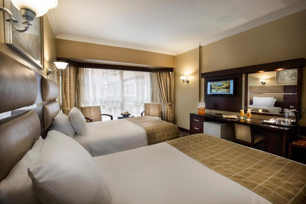Двухместный номер Standard Pyramisa Suites Hotel Cairo