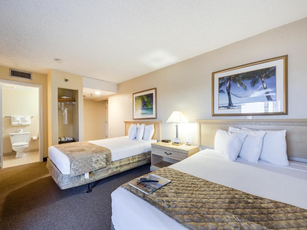 Standard Quadruple room with city view Beachside Hotel - Daytona Beach