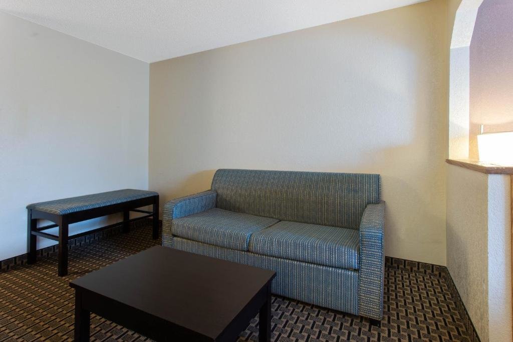 Doppel Suite 2 Schlafzimmer The Armada Inn & Suites Glendale Heights
