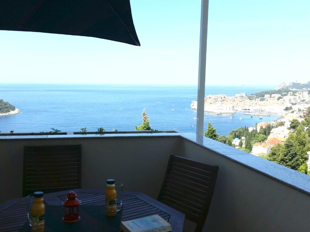 Studio with balcony and with sea view Blue Star Apartments