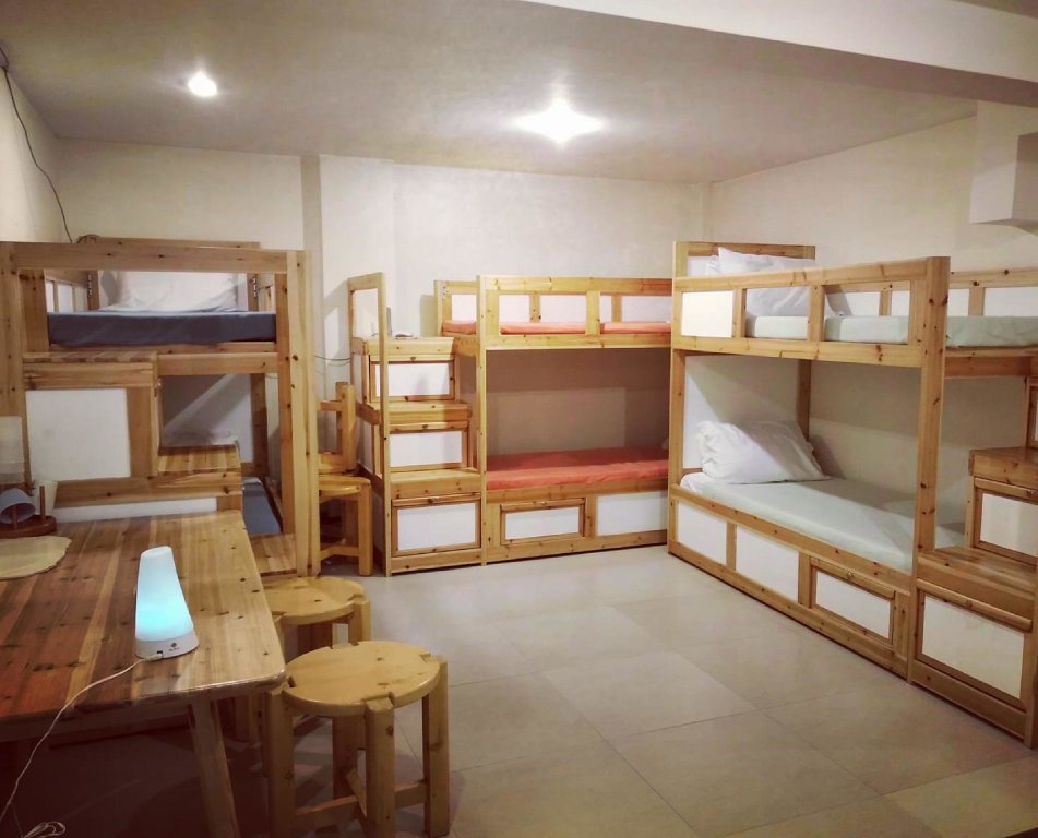 Standard Family room RedDoorz Hostel @ D & G Transient House Baguio