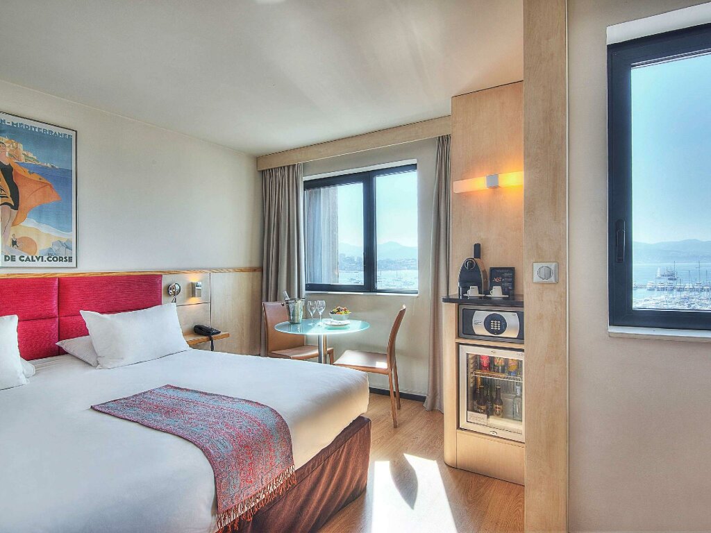 Privilege Double room with harbour view Mercure Ajaccio