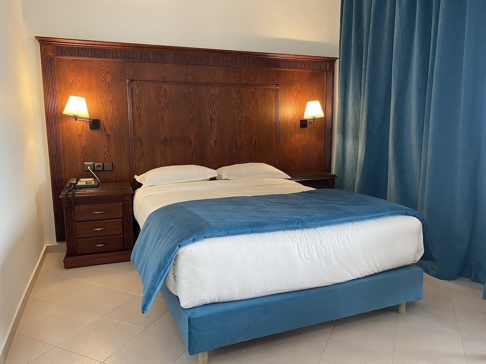 Номер Luxury Hotel Azur