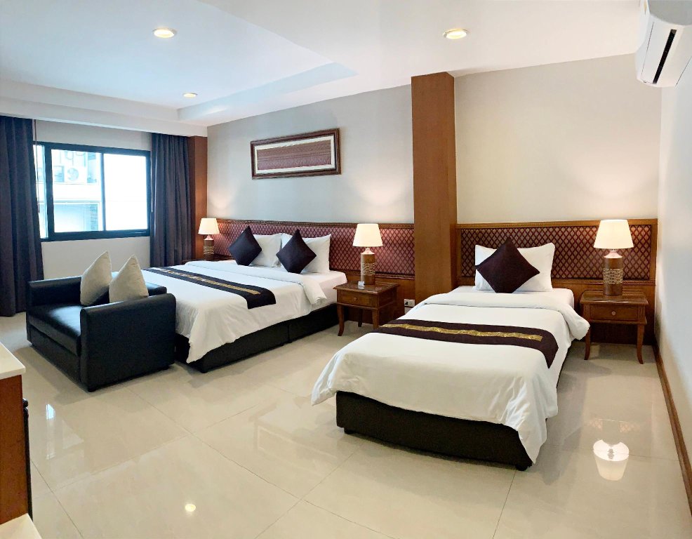 Трёхместный номер Deluxe True Siam Rangnam Hotel