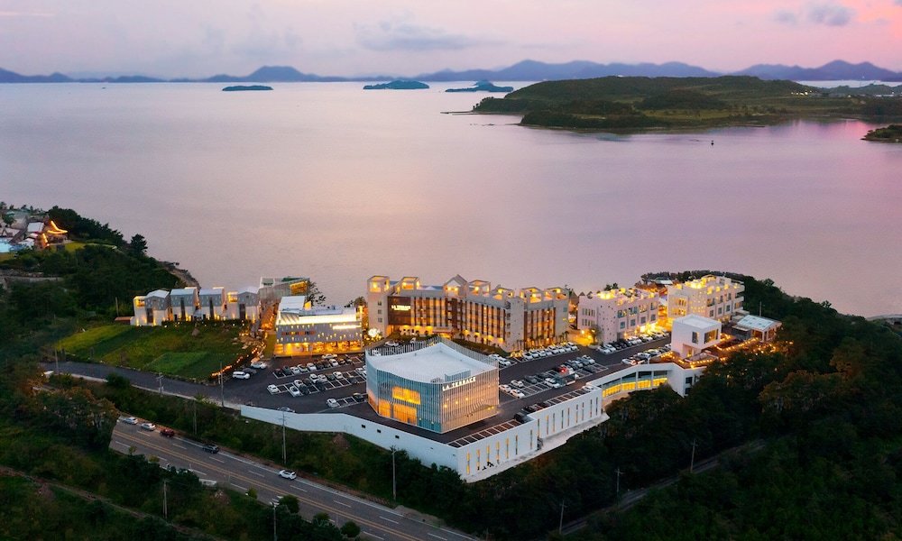 Camera Standard Yeosu Calacatta Hotel & Resort