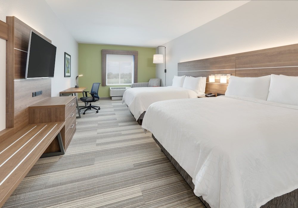 Standard Quadruple room Holiday Inn Express & Suites Plano - The Colony, an IHG Hotel