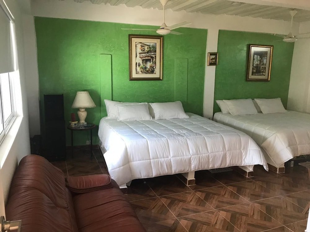 Четырёхместный семейный номер Standard Hotel Palmera Beach Cartagena