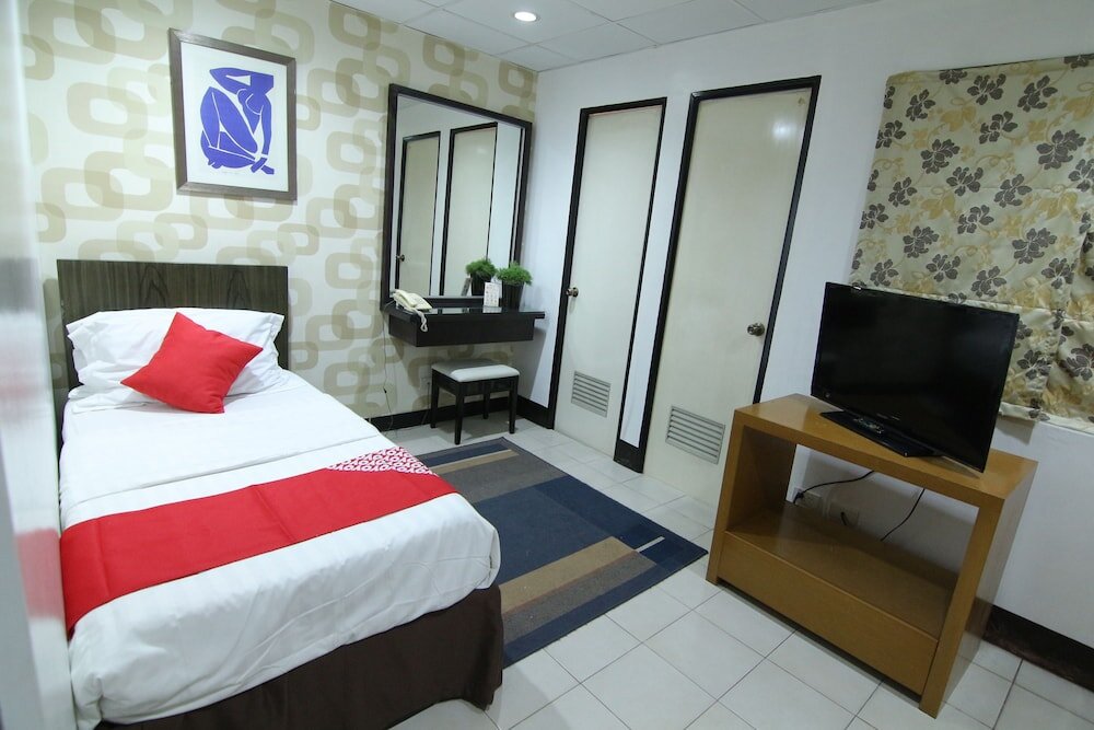 Standard Single room with balcony OYO 107 Orange Nest Hotel