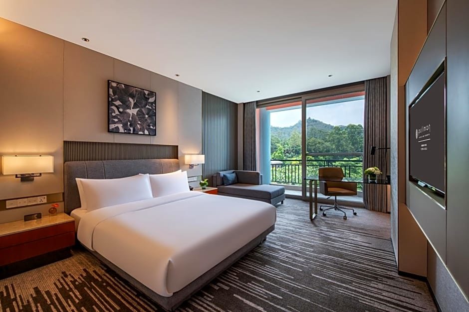 Deluxe room Hotel Introduction of Dongguan Forum Hotel and Apartment