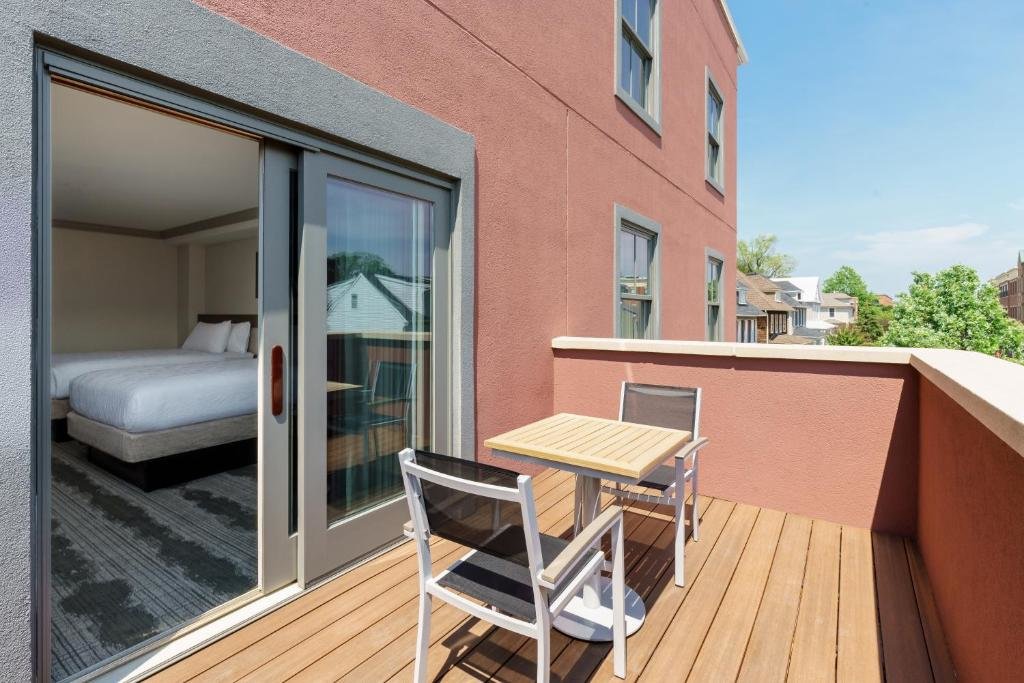 Standard Doppel Zimmer mit Balkon und mit Stadtblick Hilton Garden Inn Annapolis Downtown