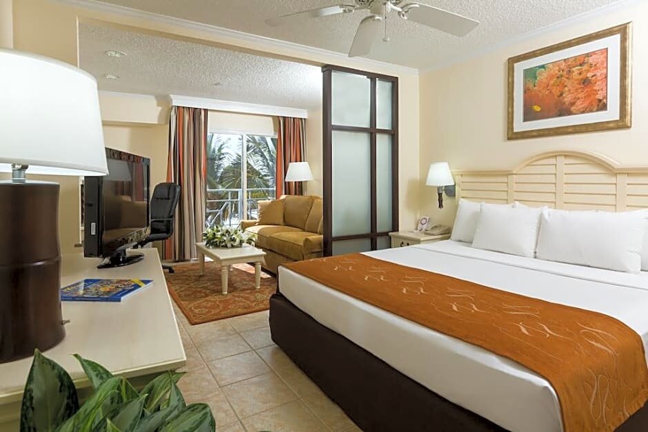 Номер Standard Comfort Suites Paradise Island