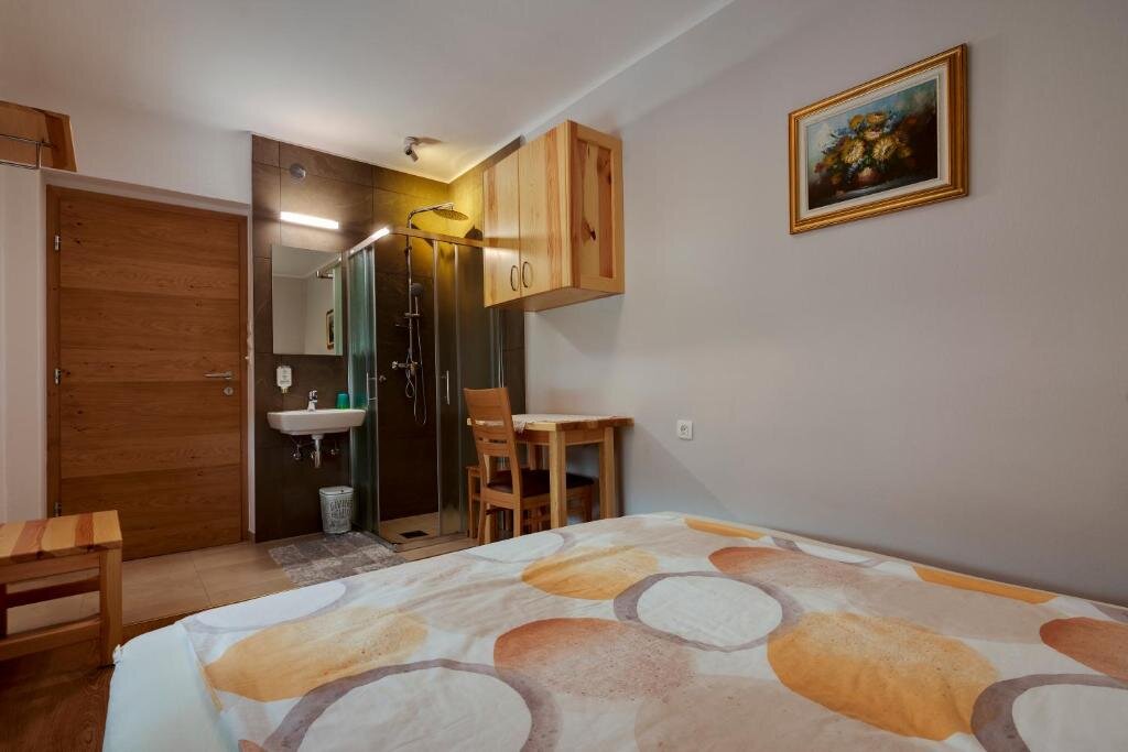 Двухместный номер Standard Rooms Pevc & Hostel Ljubno ob Savinji