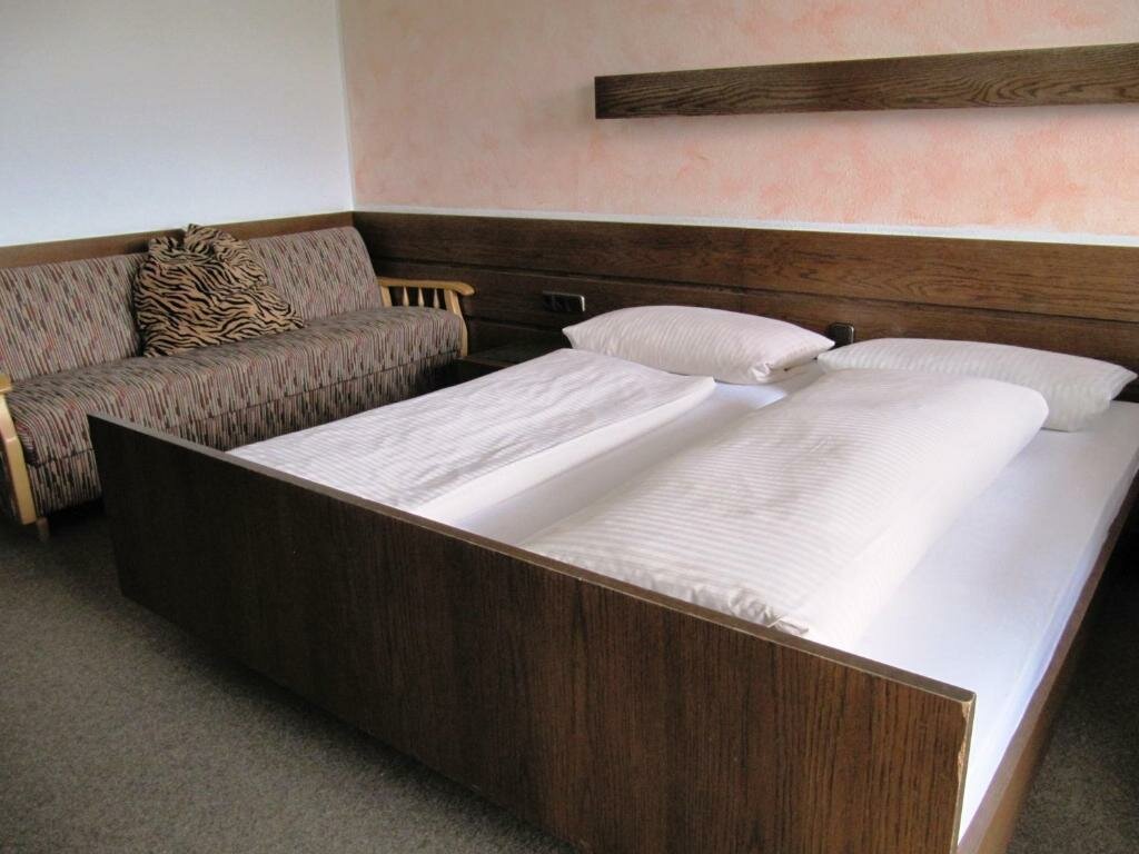 Comfort Single room with balcony and with view Erlebnislandgasthof Hotel Neiderhell