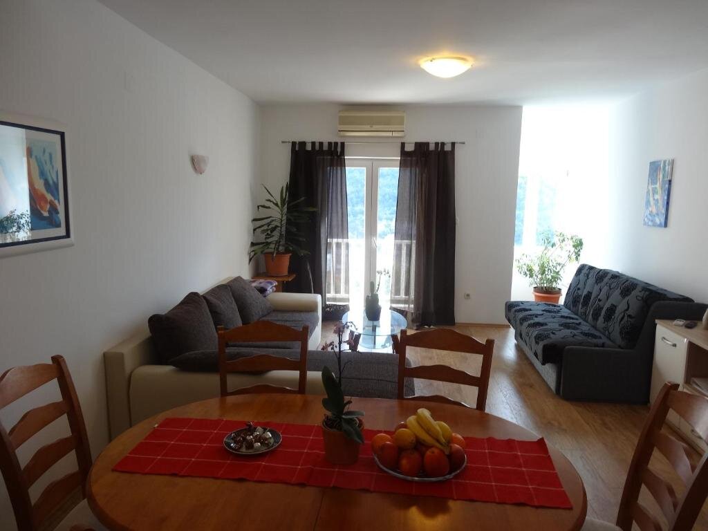 2 Bedrooms Apartment with sea view Apartments Orchidea