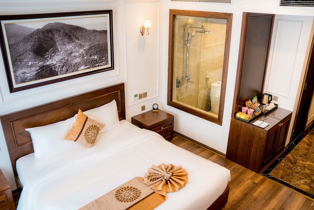 Двухместный номер Deluxe с балконом Camellia Luxury Hotel Tam Đao