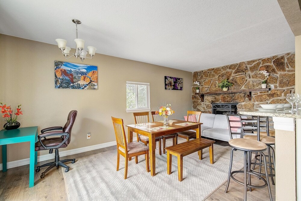 Sunny 5 Bedroom House Commerce City