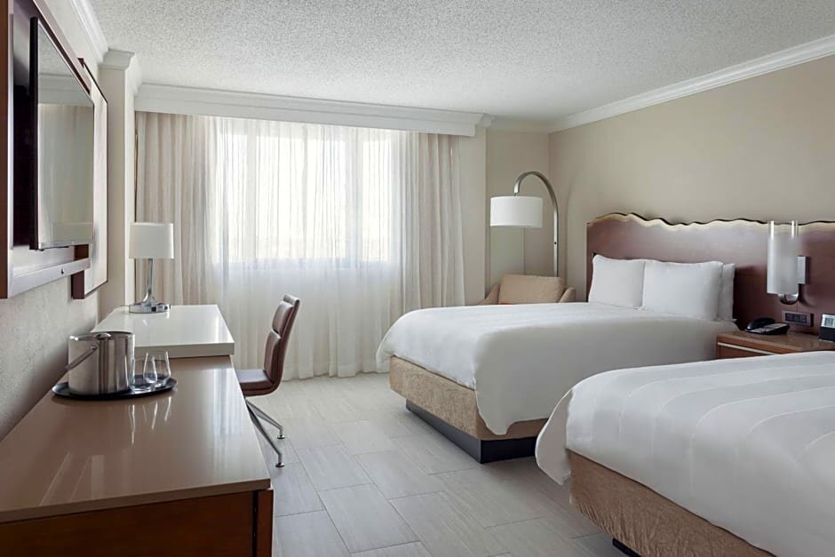 Deluxe room Fort Lauderdale Marriott Harbor Beach Resort & Spa
